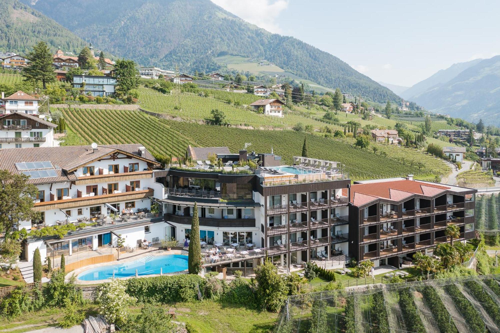 Landsitz Stroblhof Hotel Tirolo Exterior photo